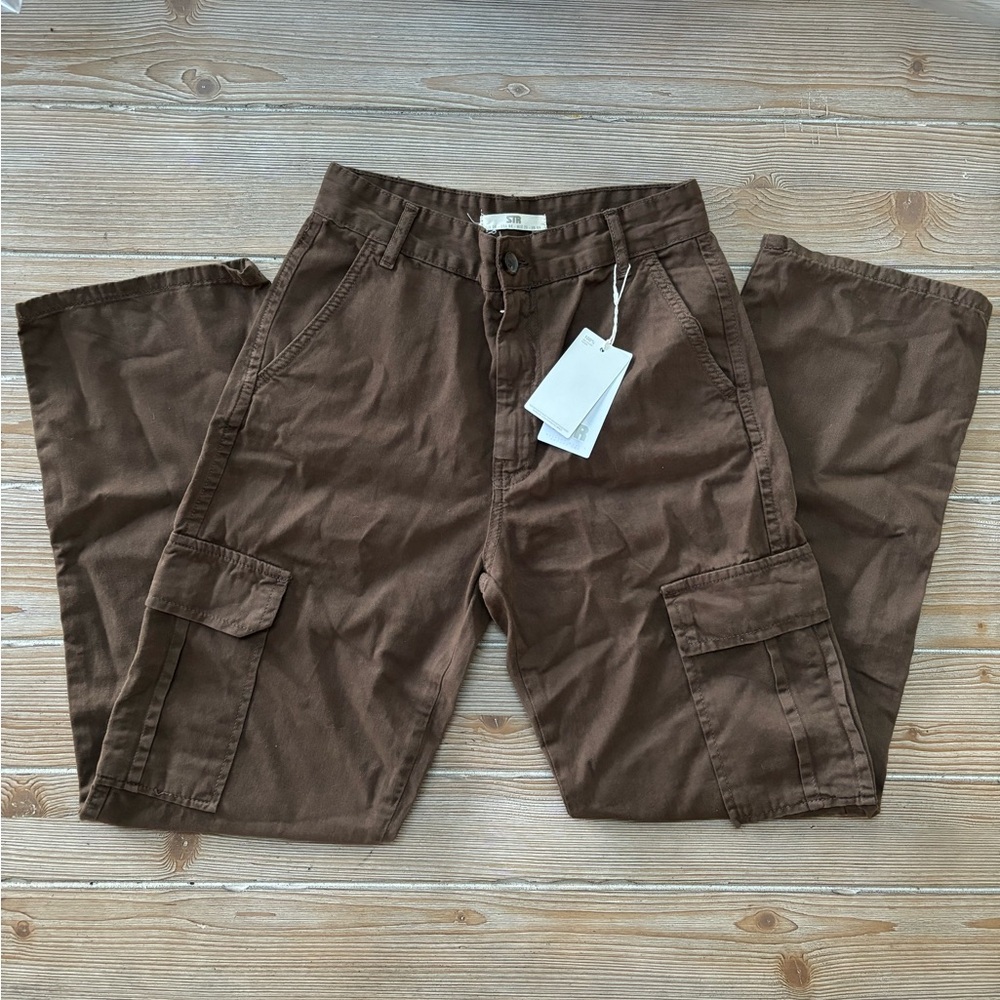 Brown cargo trousers with a relaxed fit